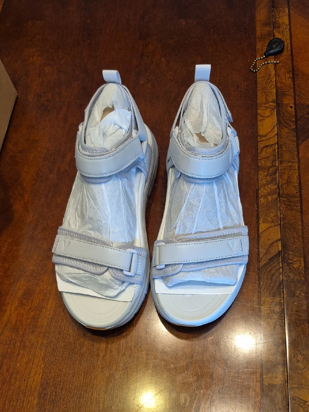 Vionic Wanderer Sandles - Picture 1 of 8